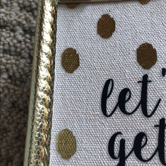 Fabulous hostess wine tote. Polka dot /gold trim - Picture 5 of 8